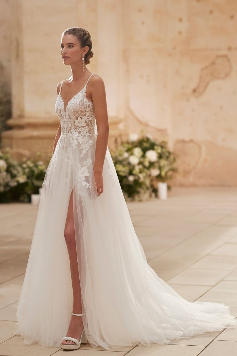 Heraiz-AlmaNovia-robe-mariee-bretelles-dentelle-tulle Robe de mariée fendue avec haut en dentelle et jupe en tulle - La Sève à Lyon 6ème