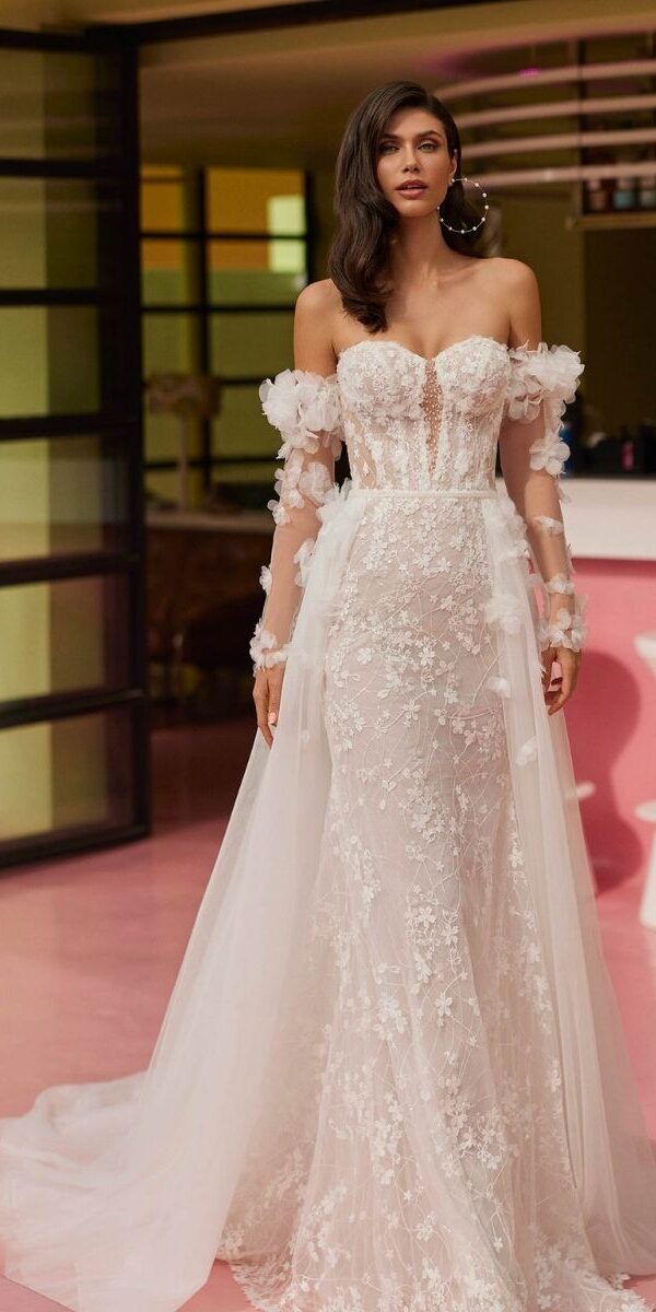 Robe de mariée sirène avec sur-jupe en tulle et manches amovibles - La Sève à Lyon 6