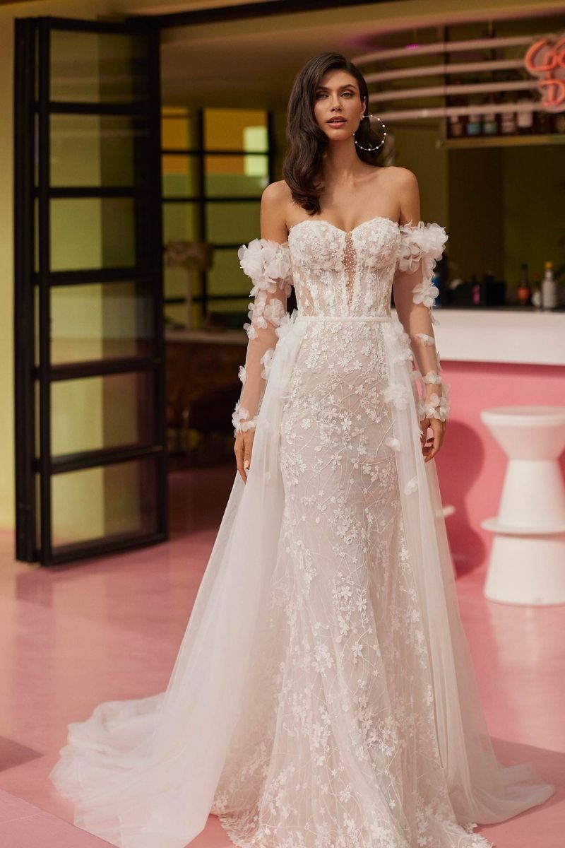 Robe de mariée sirène avec sur-jupe en tulle et manches amovibles - La Sève à Lyon 6