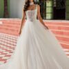 Robe de mariée volumineuse en dentelle et tulle à Lyon - La Sève