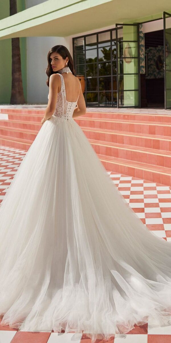 Robe de mariée dos nu d'occasion à Lyon