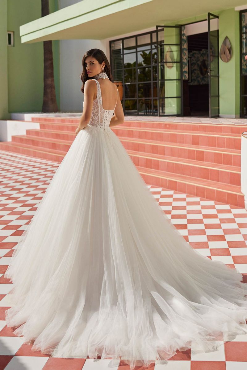 Robe de mariée dos nu d'occasion à Lyon