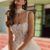 Robe de mariée taille basque en dentelle chez La Sève Lyon 6