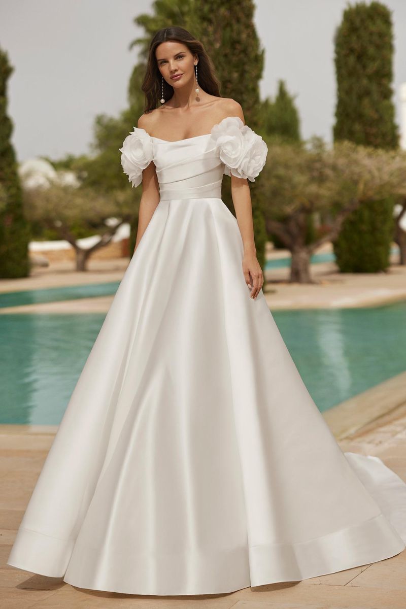 Suiza-AdrianaAlier-robe-mariee-satin-manches-amovibles Robe de mariée satin manches amovibles - La Sève