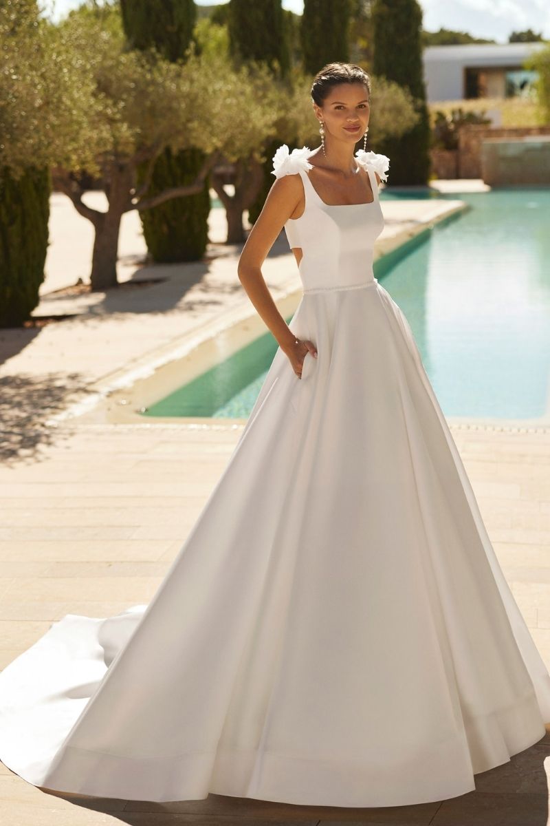 Robe de mariée à bretelles originale à Lyon - La Sève
