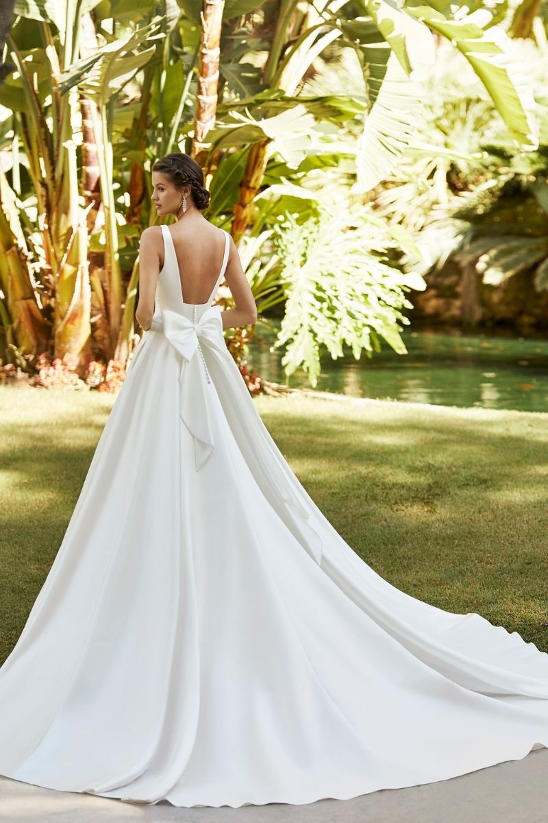 Robes de mariée de seconde main moderne et pas chères à Lyon - La Sève