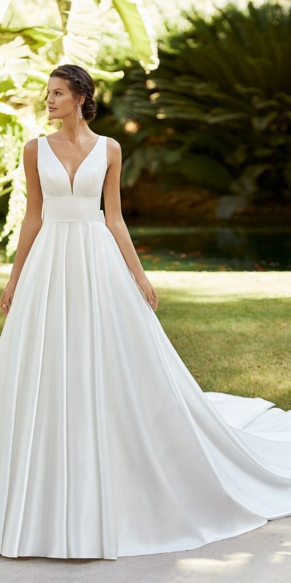 Robe de mariée en satin classique, coupe en A - La Sève Lyon
