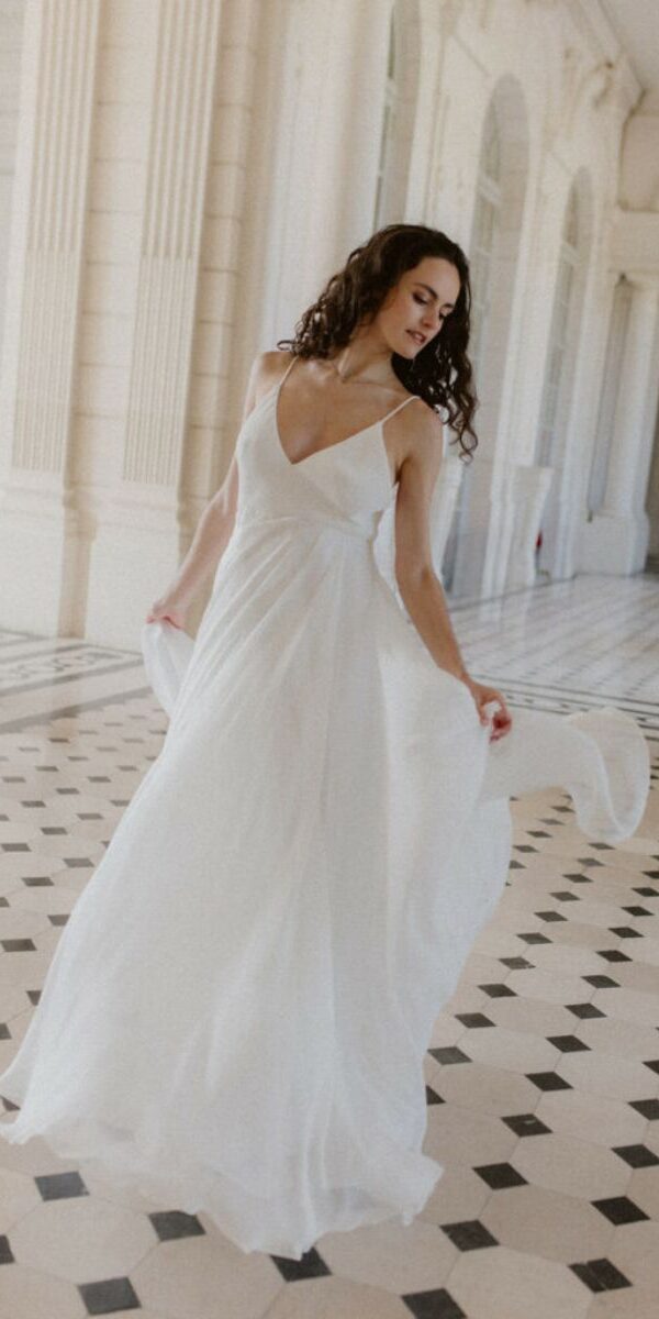Robe de mariée à bretelles fines d'occasion - La Sève à Lyon 6