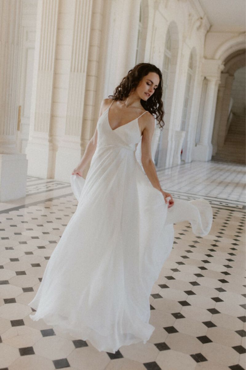 Robe de mariée à bretelles fines d'occasion - La Sève à Lyon 6