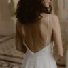 Robe de mariée en mousseline de soie fluide grand dos nu