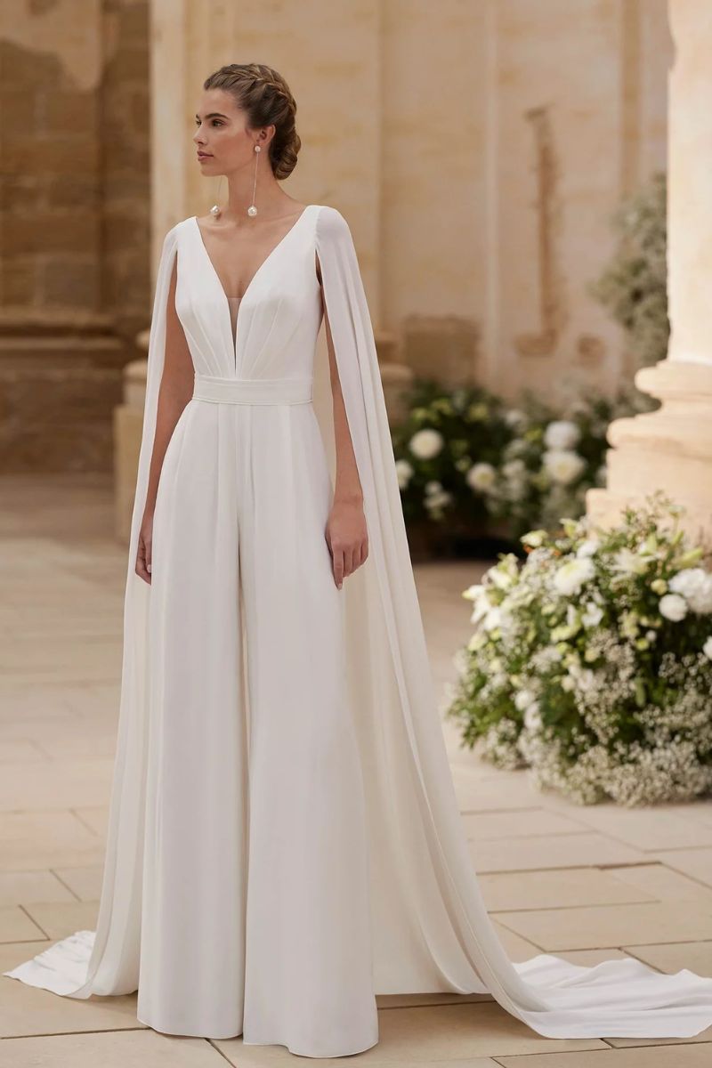 Combi pantalon de mariage avec cape longue en mousseline - La Sève Lyon 6