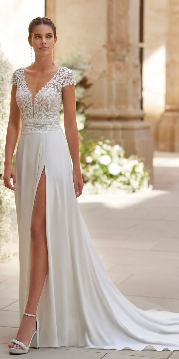Robe de mariée bohème classique fluide et fendue