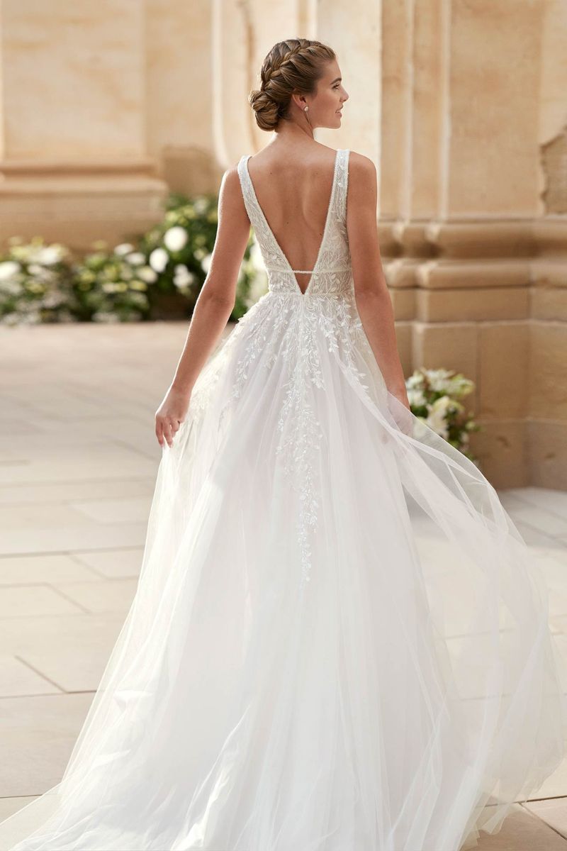 Robe de mariée dos nu sans manche