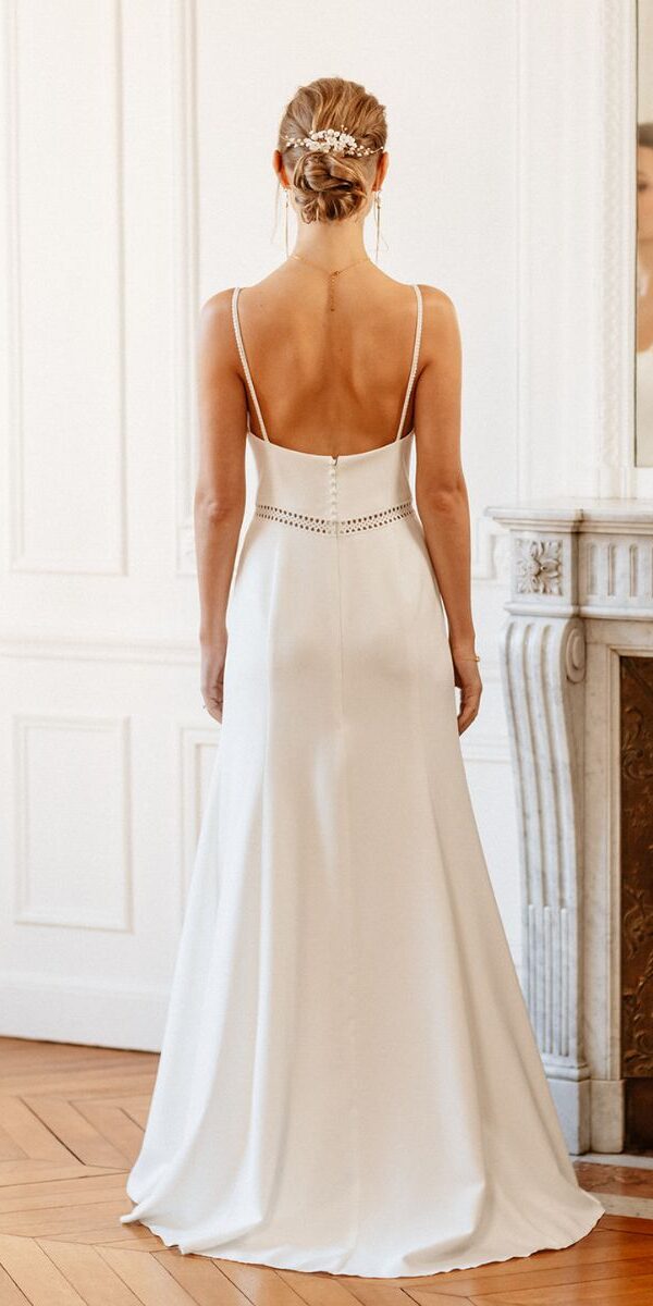 Robe de mariée à bretelles fines et dos nu