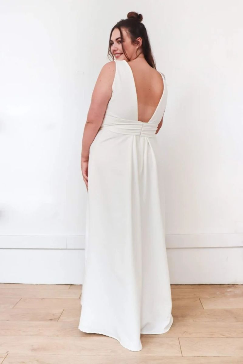 Robe de mariée grande taille fluide dos nu - La Sève Lyon