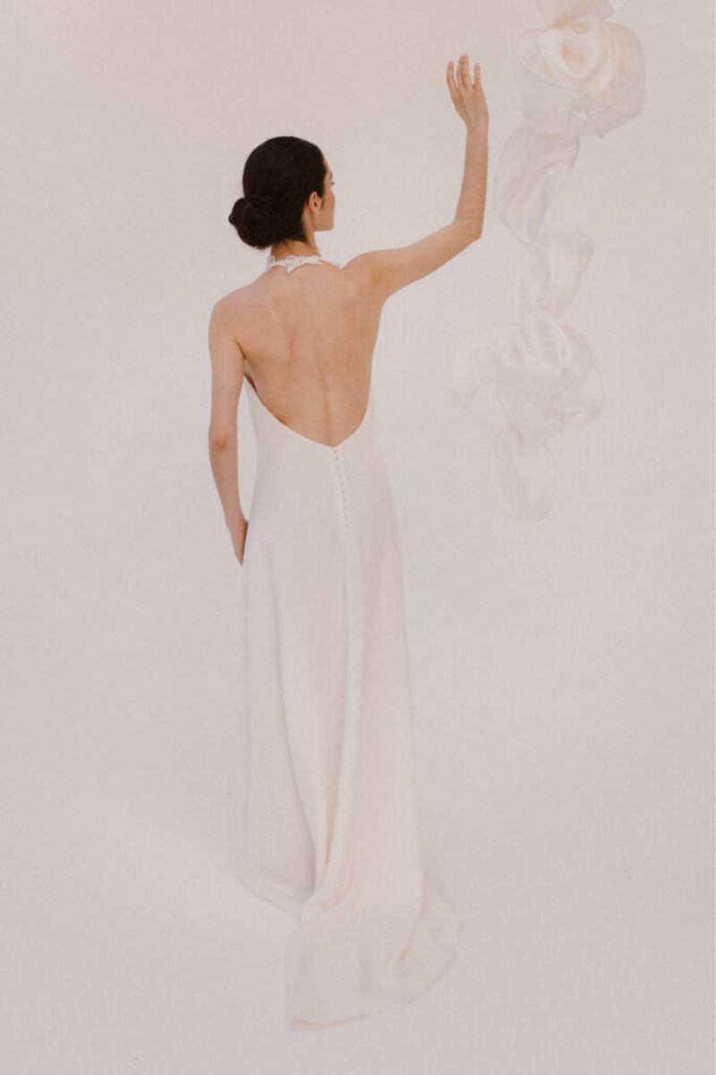 Robe de mariée col licou légère de seconde main à Lyon - La Sève