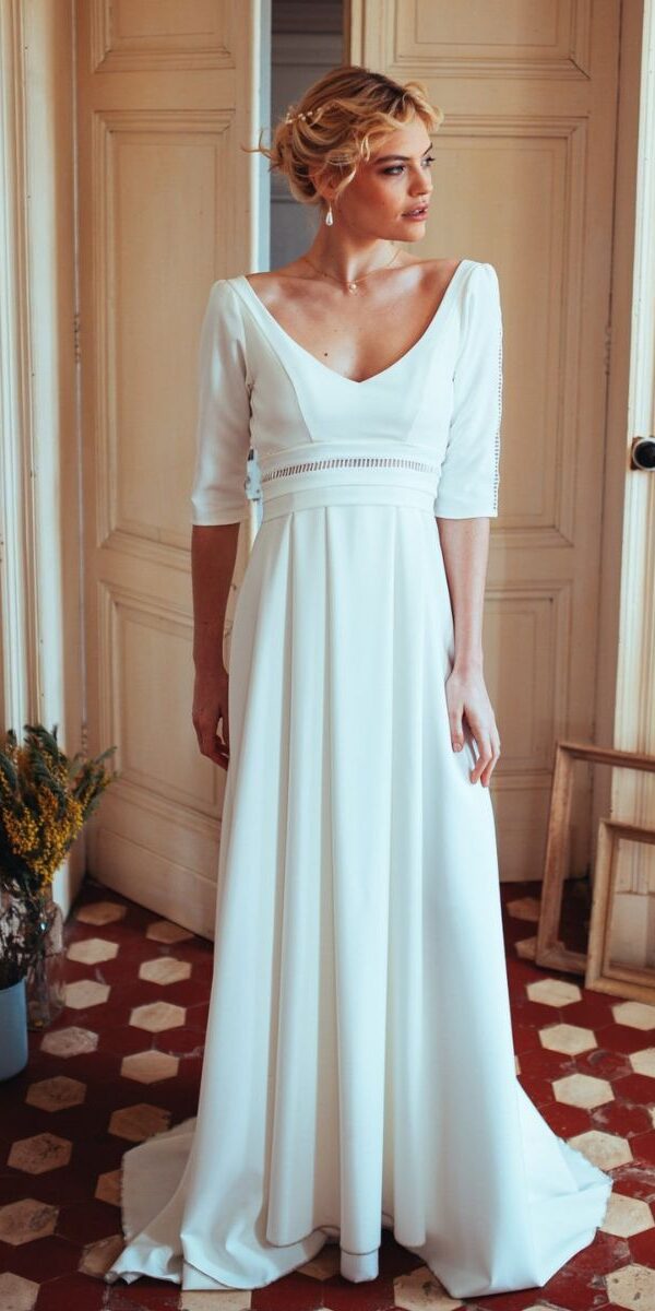 Robe de mariée col V et dos nu fluide de seconde main chez La Sève à Lyon
