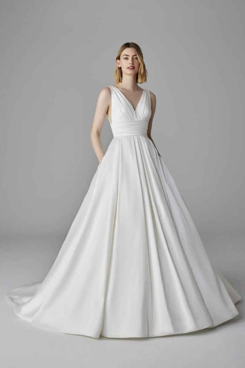 Robe de mariée A-line en satin taille haute