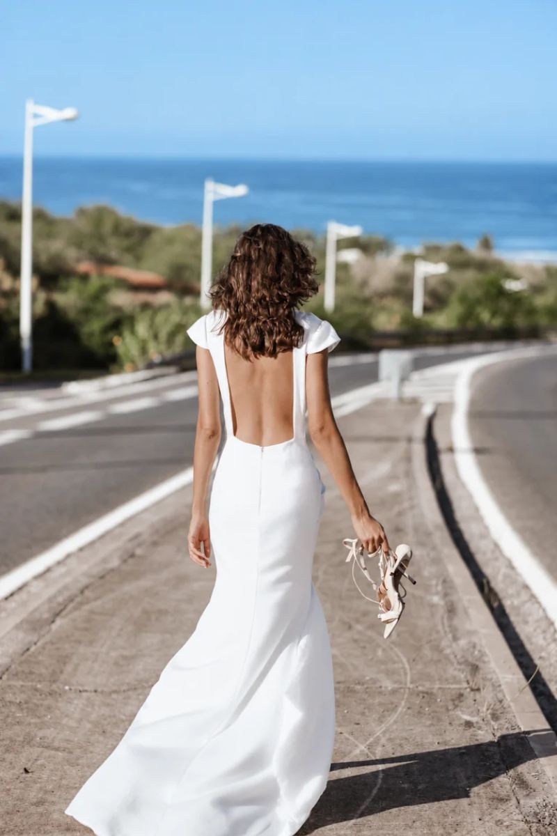Robe de mariée minimaliste sans dentelle - Dépôt-vente La Sève Lyon
