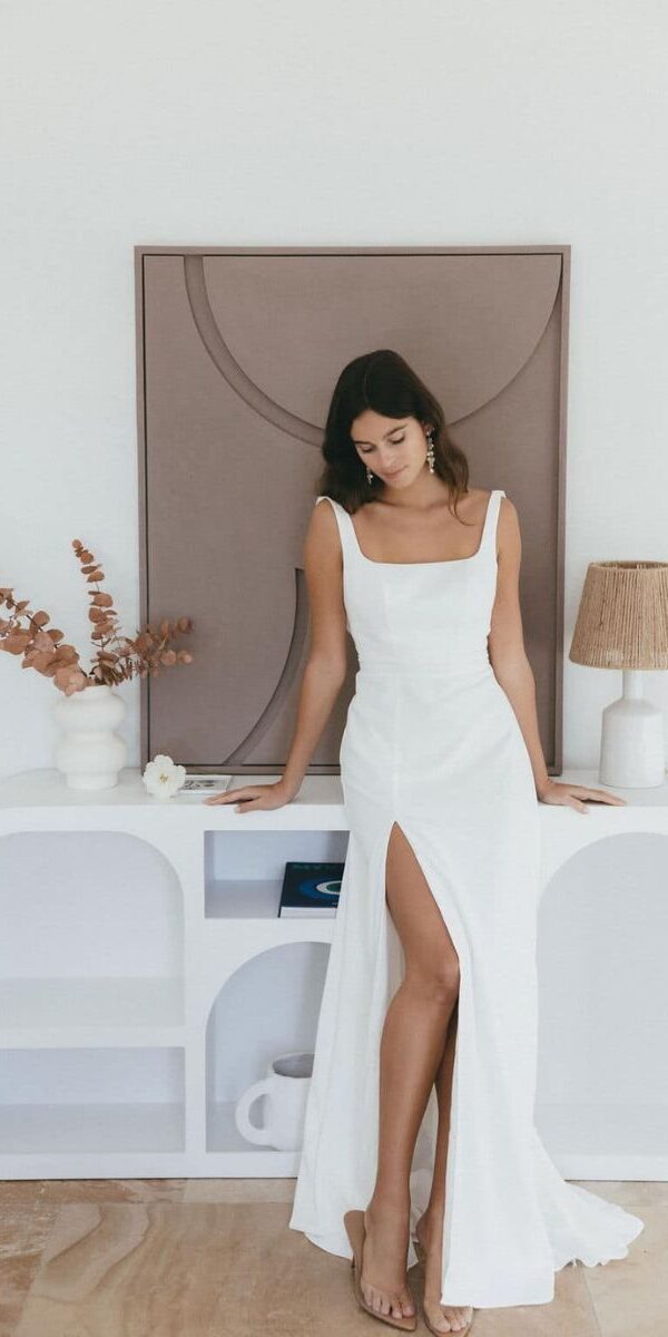Robe de mariée fendue sans dentelle d'occasion chez La Sève à Lyon 6
